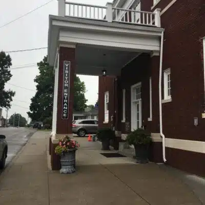 Visitor entrance at the Richmond Visitor Center