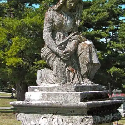 Statue inside the Richmond Cemetery