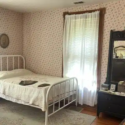 KY River Museum Bedroom