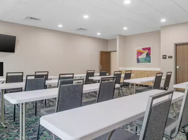 Home2 Suites by Hilton meeting space