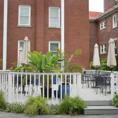 Shared patio at Luxury on Main - East (Airbnb)
