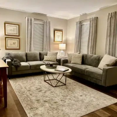 Living Room of Charming Cottage (Airbnb)