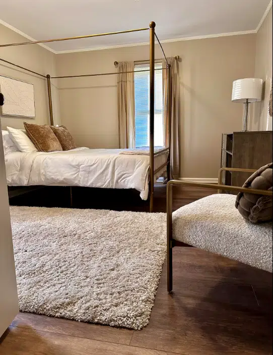 Bedroom in Charming Cottage (Airbnb)