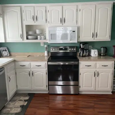 Kitchen in The Wellington (Airbnb)